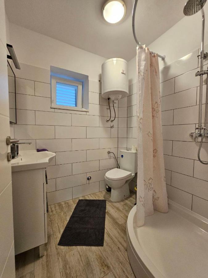 Apartman Lila Cunski Exterior photo
