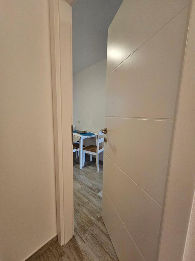Apartman Lila Cunski Exterior photo