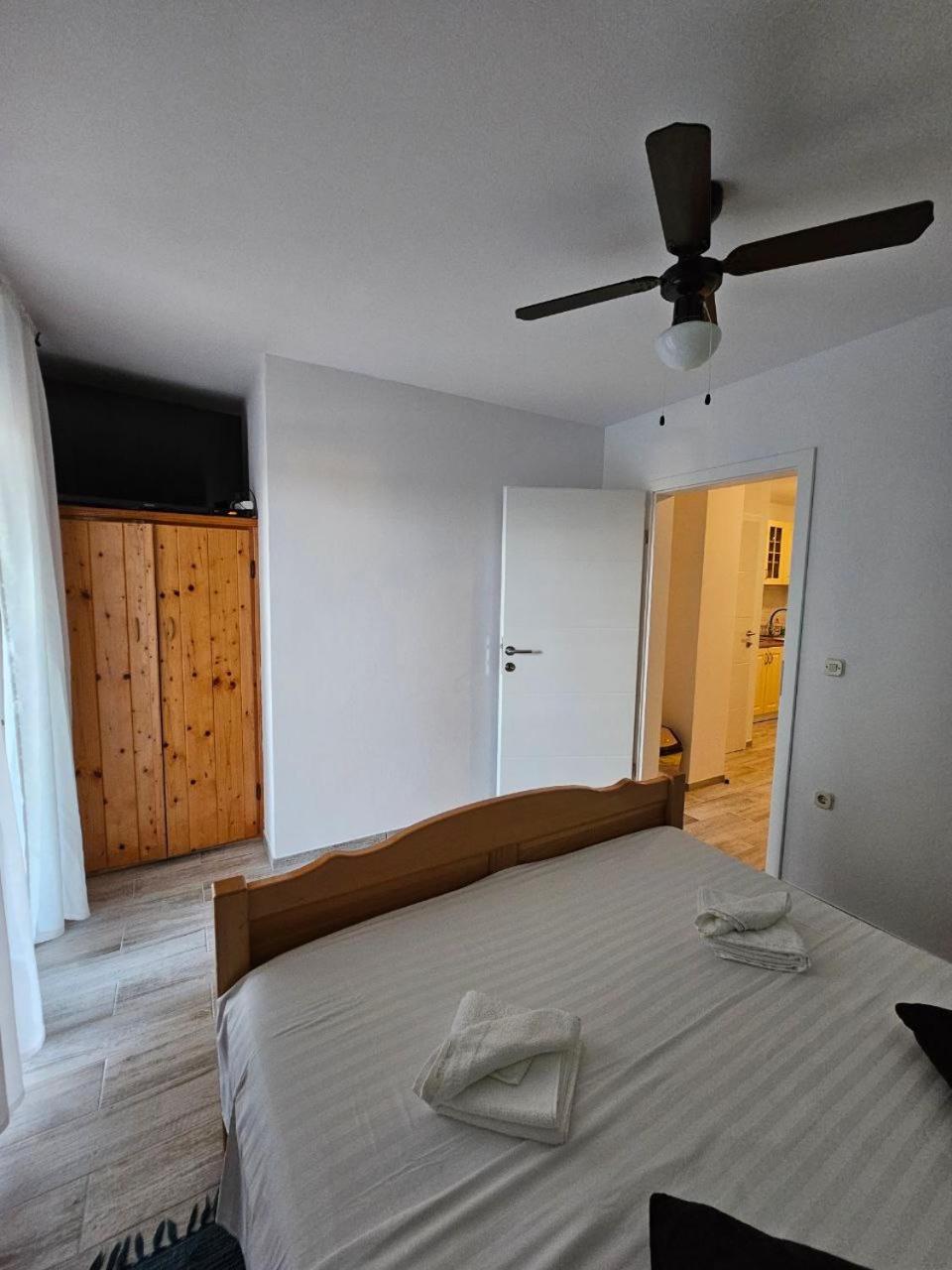 Apartman Lila Cunski Exterior photo